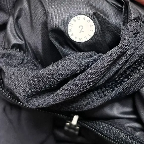 Lululemon Down For A Run Vest Black Goose Down Stretch Panels Sz 2 $148 retail - Picture 7 of 7